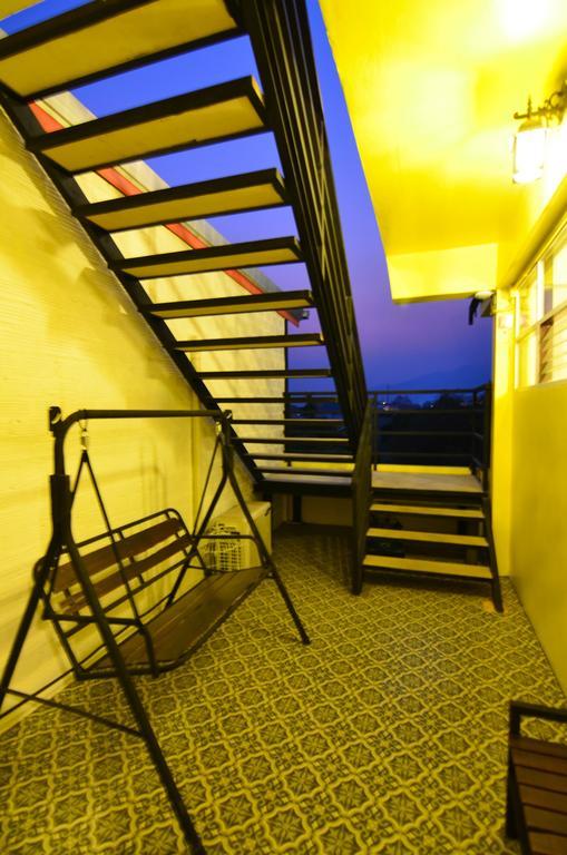 Norn-Nanta House Panzió Csiangmaj Kültér fotó